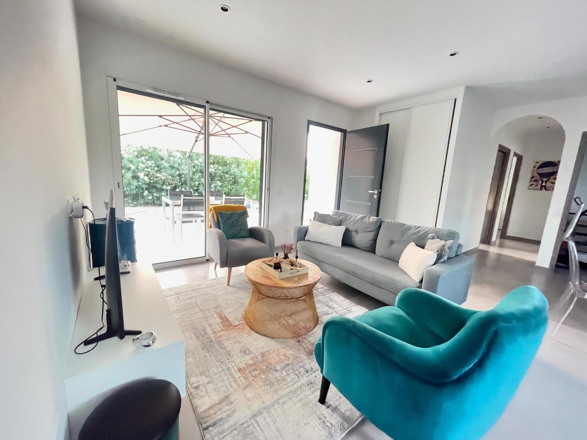 Villa Mitoyenne De Standing Proche De Toutes Commodites A Ghisonaccia ภายนอก รูปภาพ